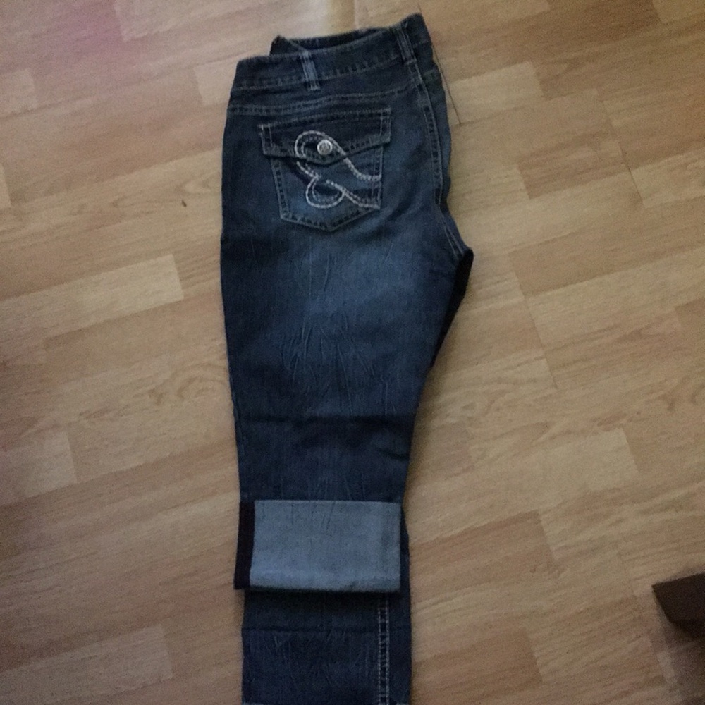 Bootlegger brand capri W36